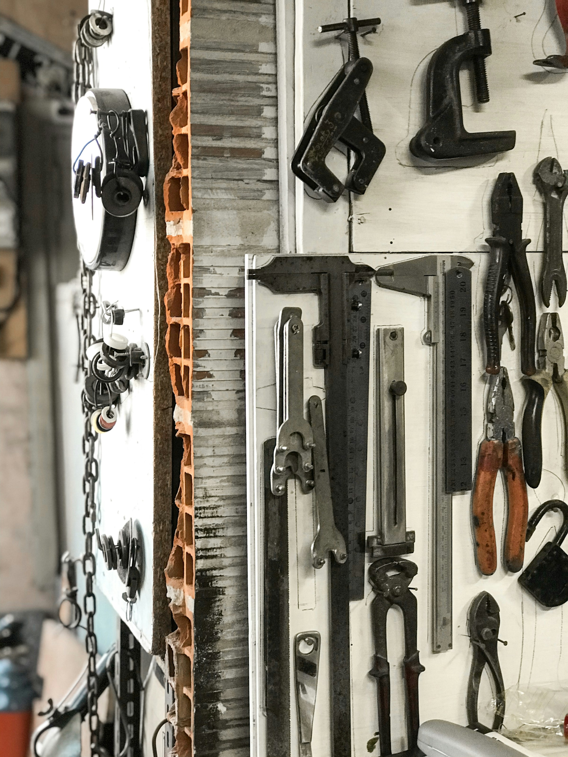 Fachada exterior de Ferremarket, ferretería familiar con 15 años de experiencia